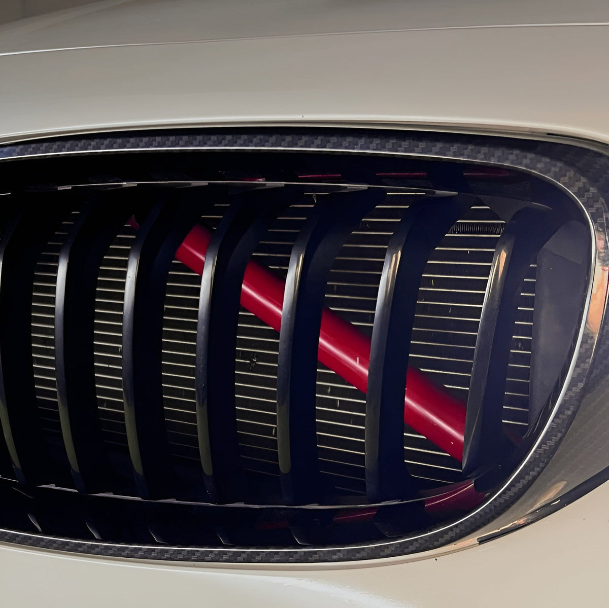 V-Brace Trim Vinyl Covers Front Grille Blue Red Yellow Green White Orange for BMW F, E and G-Series 2 / 3 / 4 / 5 / 6 / 7 F22 F30 F32 G20 G30 F10 F13 F01