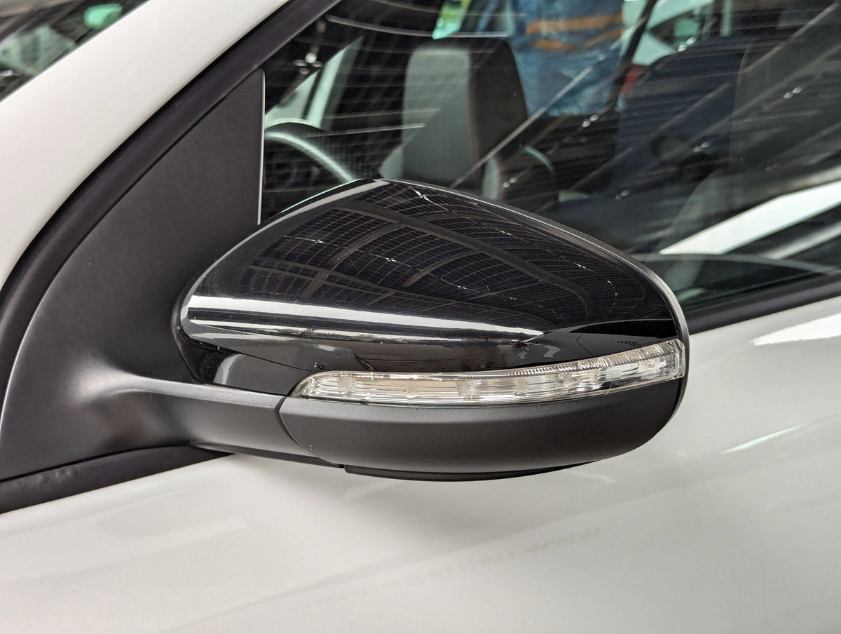 Glossy black mirror caps for VW Golf Mk6 (MY 2008-2016)