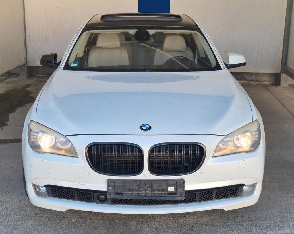 BMW 7 Series F01 F02 Glossy Black Front Grilles (2009 to 2015)